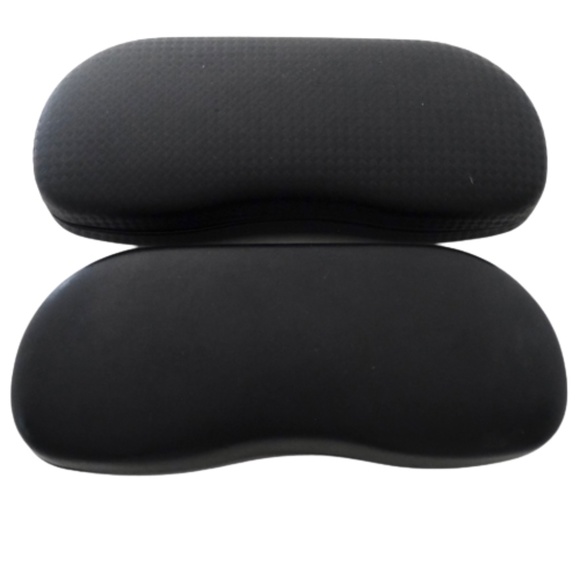 RAY BAN~HARD CLAMSHELL~BLACK SUNGLASSES CASES~LOT OF 2 - Picture 1 of 3